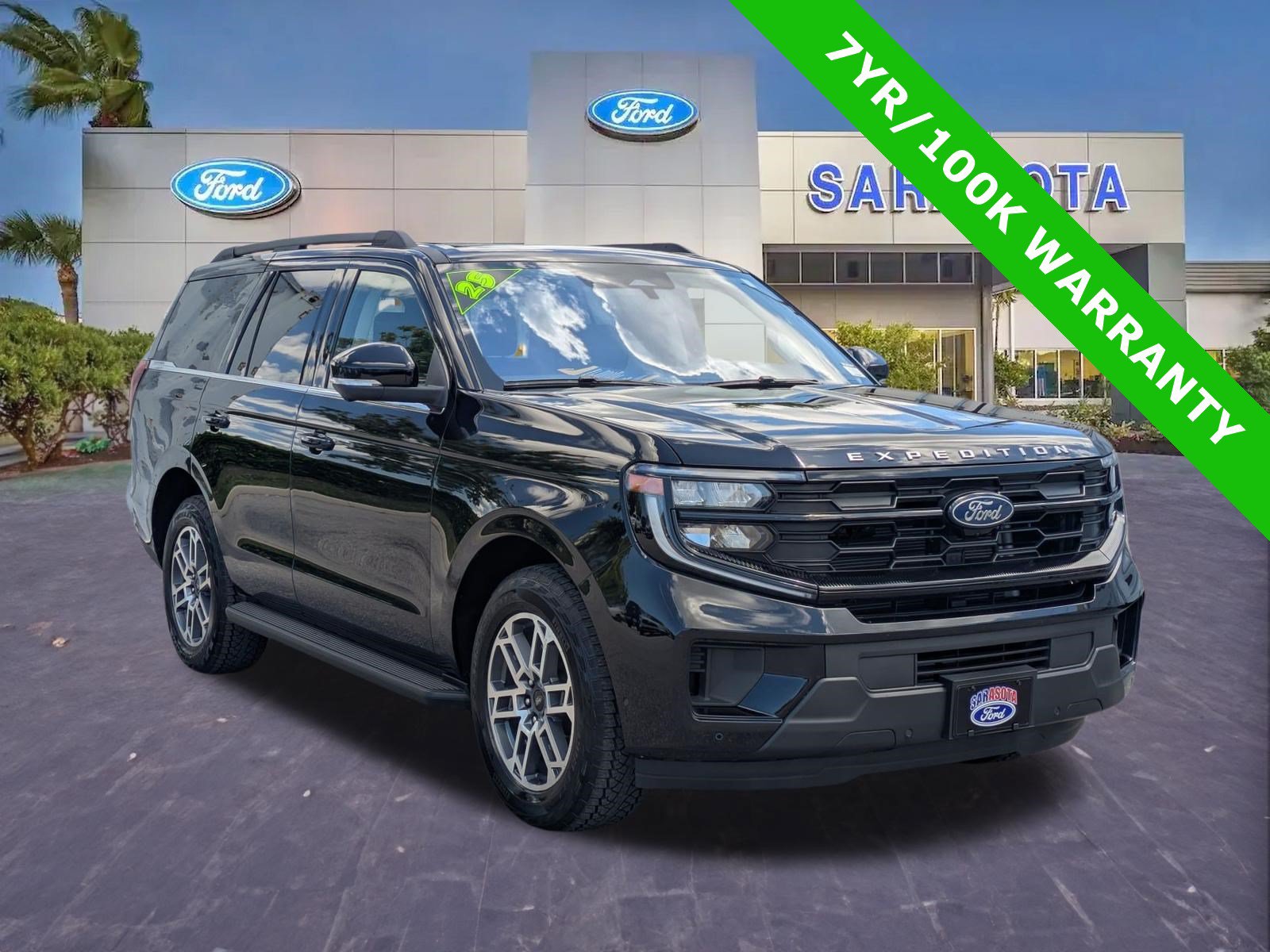 Certified 2025 Ford Expedition Active AWD/4WD image 1