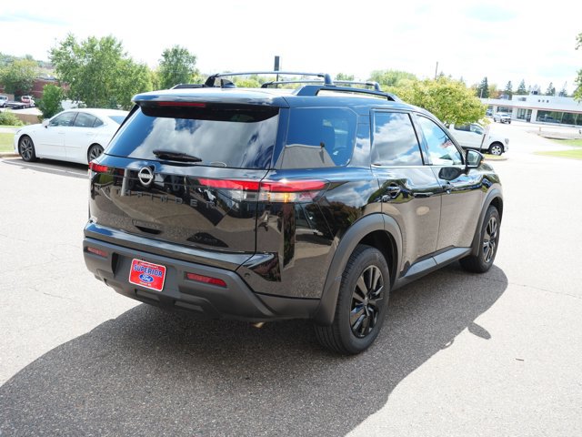 Used 2023 Nissan Pathfinder SV w/ Black Appearance Package AWD/4WD image 5