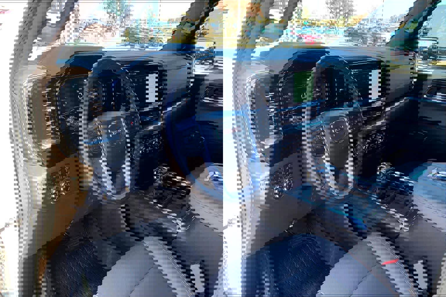 Used 2022 GMC Sierra 1500 SLT w/ SLT Convenience Package image 17