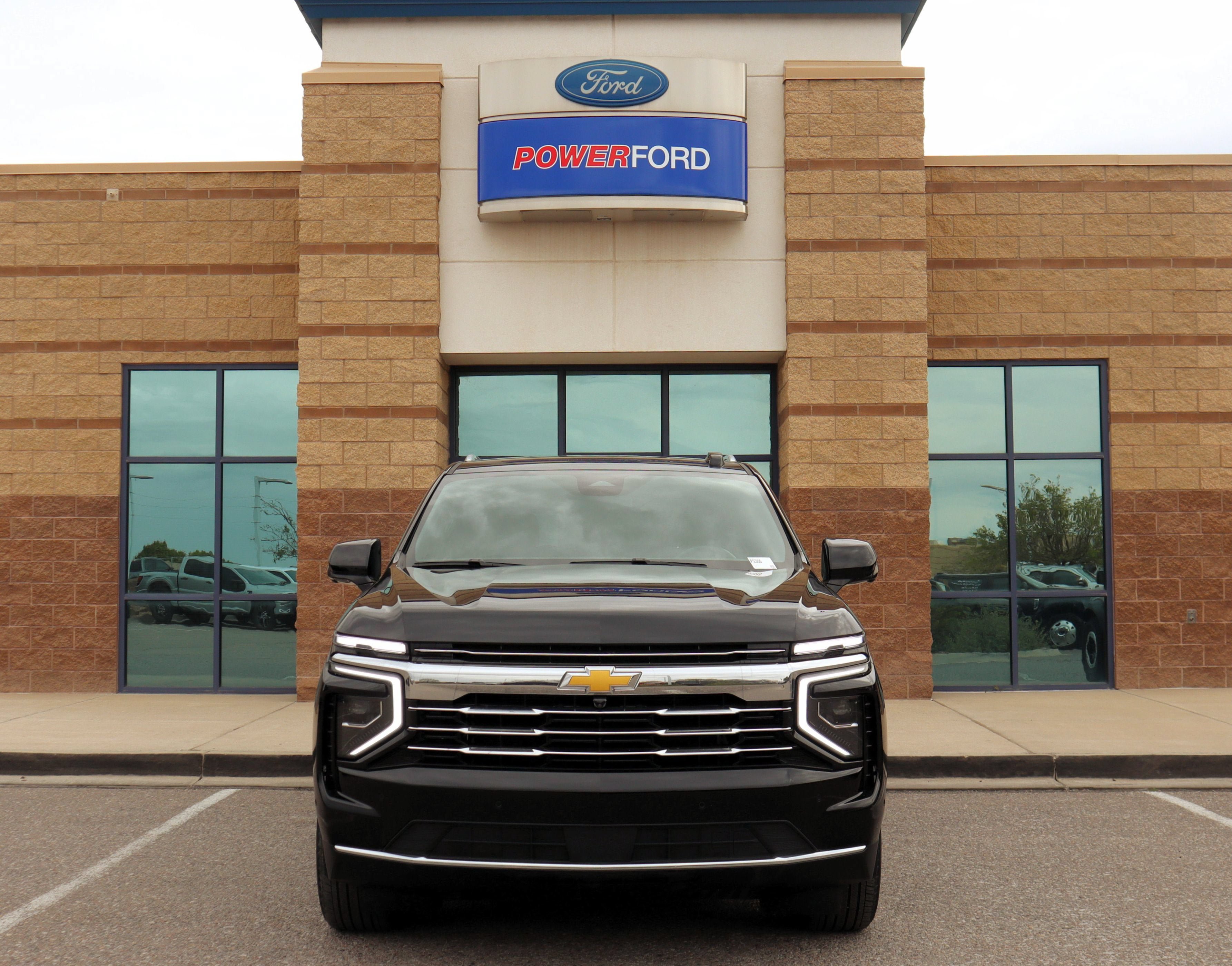 Used 2025 Chevrolet Tahoe LT RWD image 3