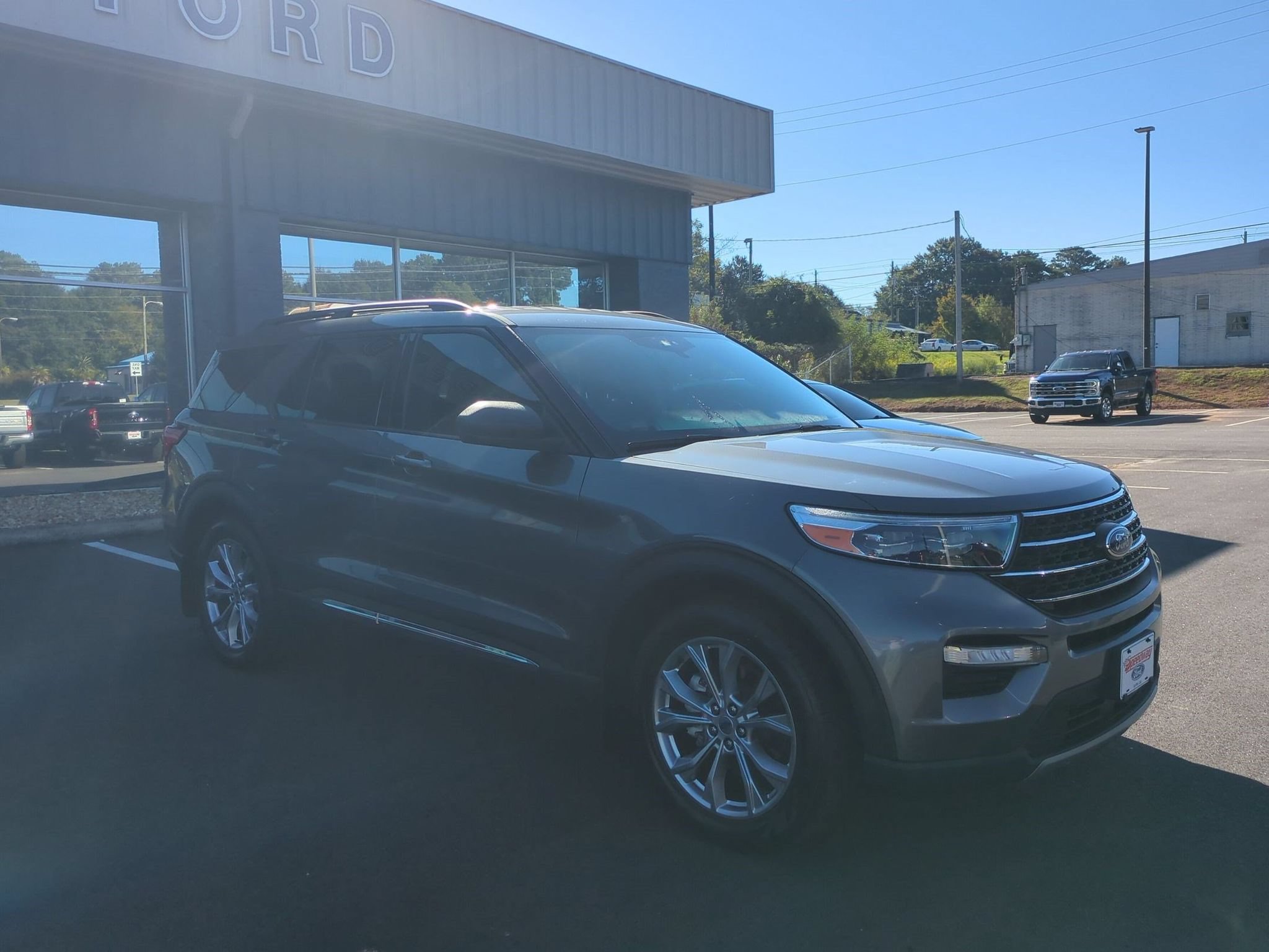 Certified 2023 Ford Explorer XLT w/ Equipment Group 202A RWD image 3