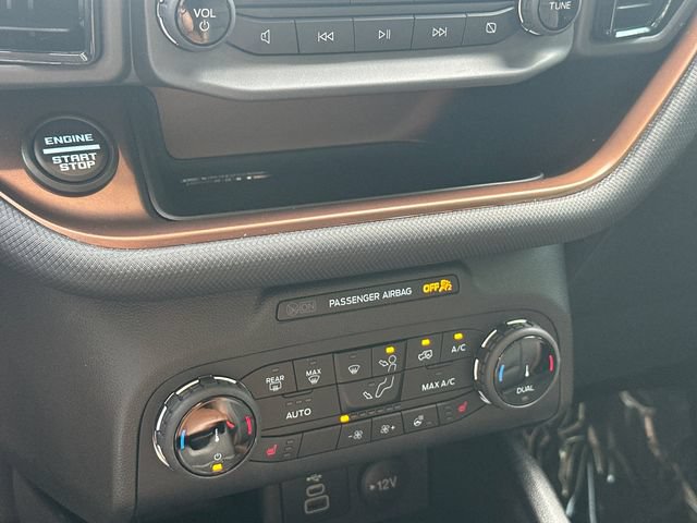 Certified 2024 Ford Bronco Sport Outer Banks w/ Tech Package AWD/4WD image 28