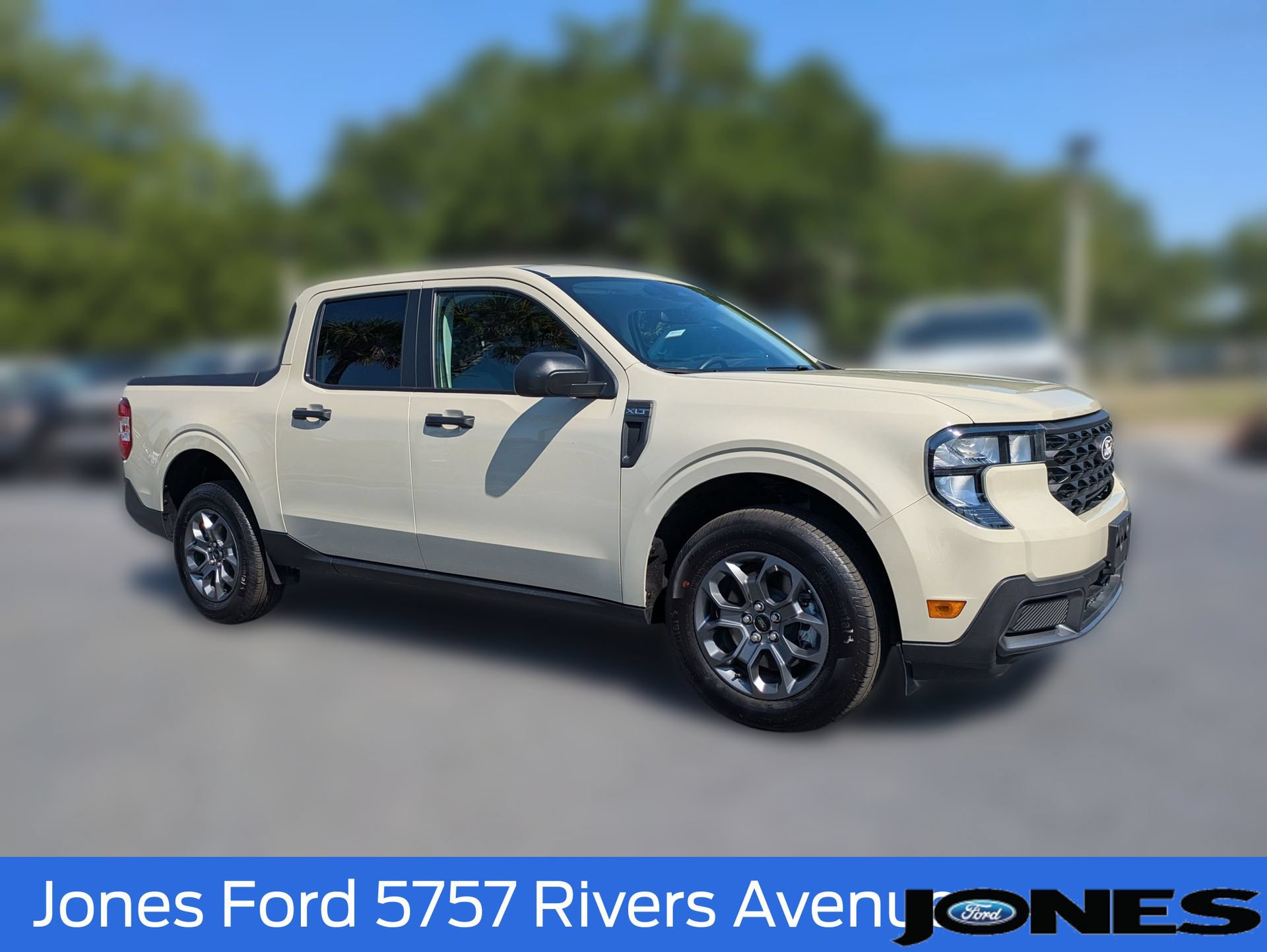 Certified 2025 Ford Maverick XLT w/ Equipment Group 302A AWD/4WD image 3