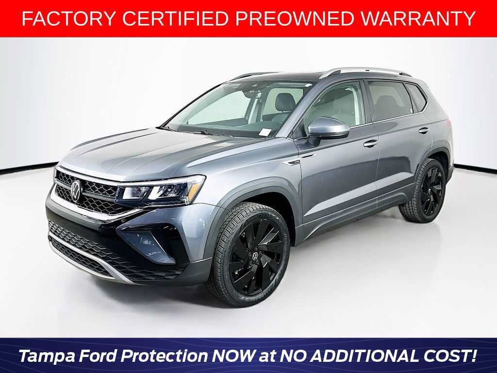 Used 2024 Volkswagen Taos SE w/ Panoramic Sunroof Package