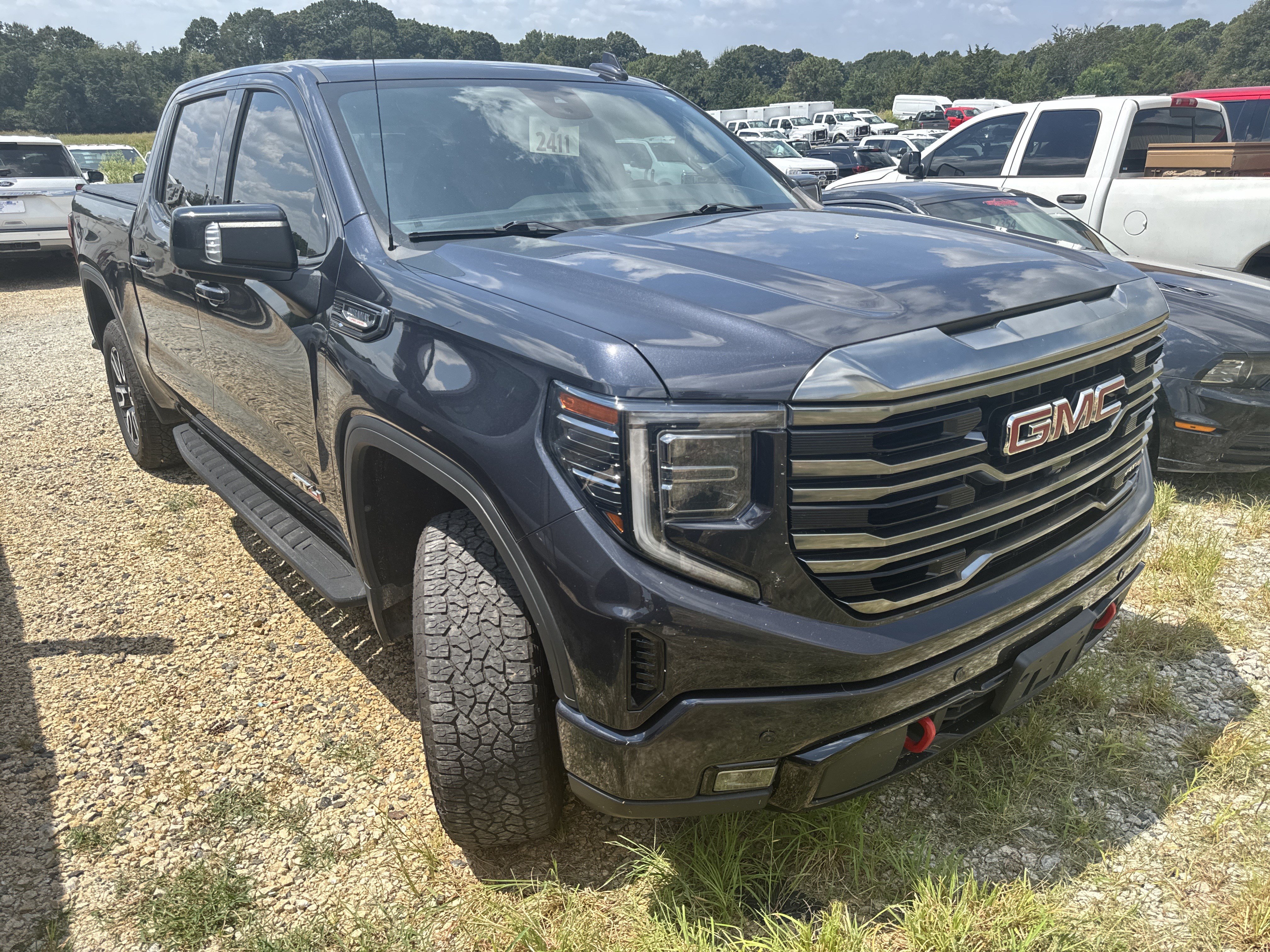 Used 2023 GMC Sierra 1500 AT4 w/ AT4 Premium Package AWD/4WD image 3