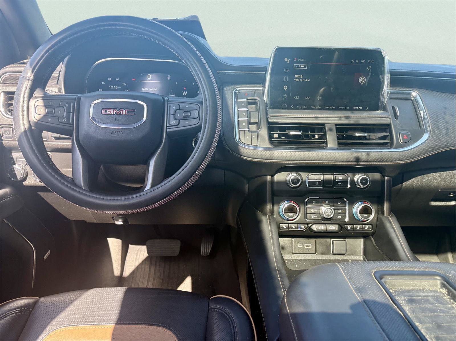 Used 2024 GMC Yukon AT4 w/ AT4 Premium Package AWD/4WD image 13