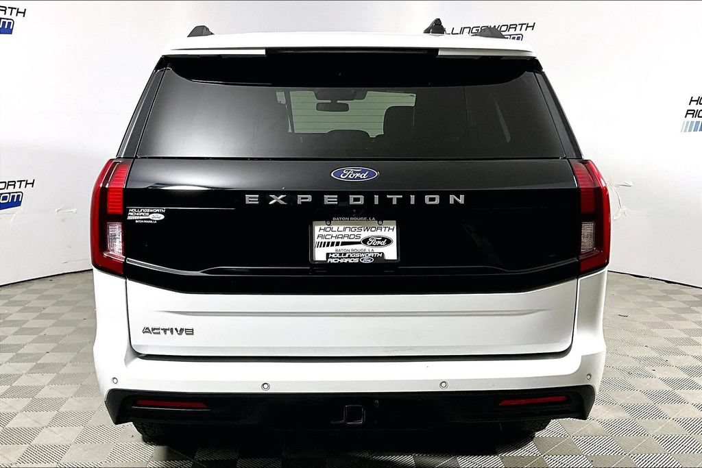 Certified 2025 Ford Expedition Active AWD/4WD image 4
