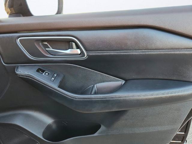 Used 2021 Nissan Rogue Platinum AWD/4WD image 23