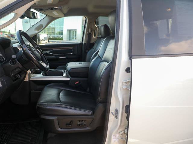 Used 2018 RAM 1500 Laramie AWD/4WD image 17