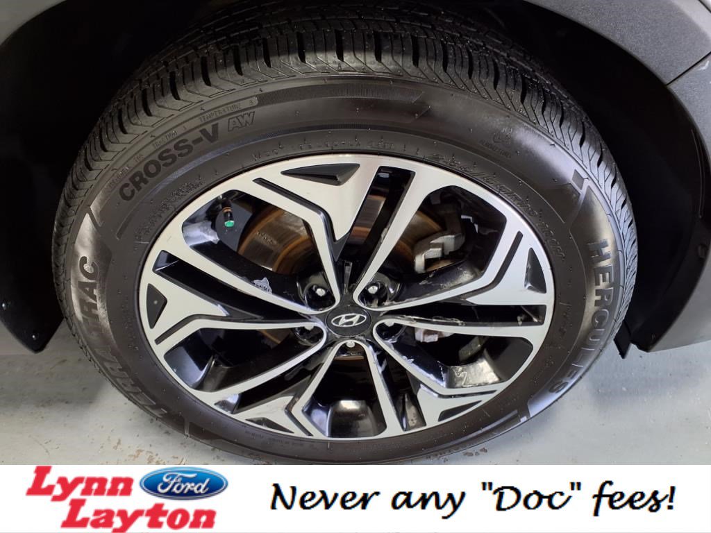 Used 2019 Hyundai Santa Fe Limited image 9