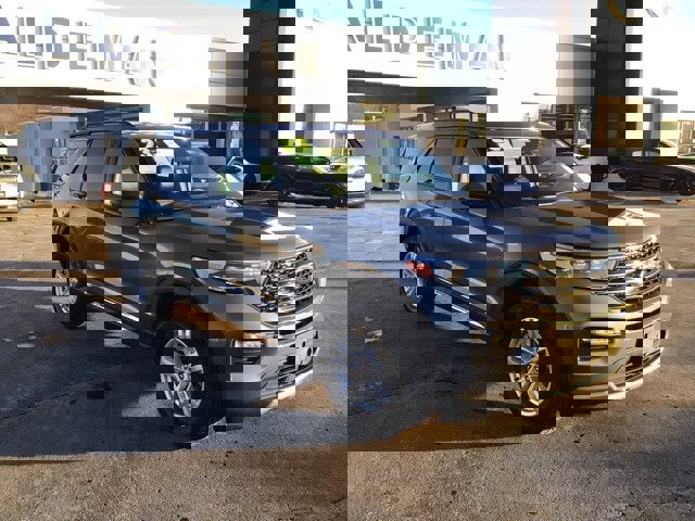 Certified 2023 Ford Explorer XLT w/ Equipment Group 202A image 6