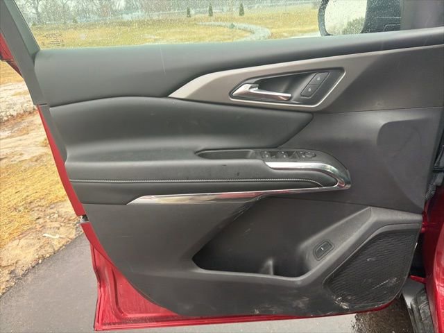 Used 2025 Chevrolet Traverse LT w/ Driver Confidence Package image 20