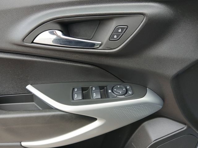 Used 2025 Chevrolet Trax LS FWD image 17