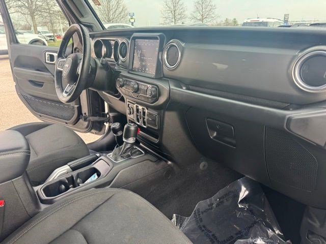 Used 2018 Jeep Wrangler Unlimited Sahara w/ Dual Top Group image 34