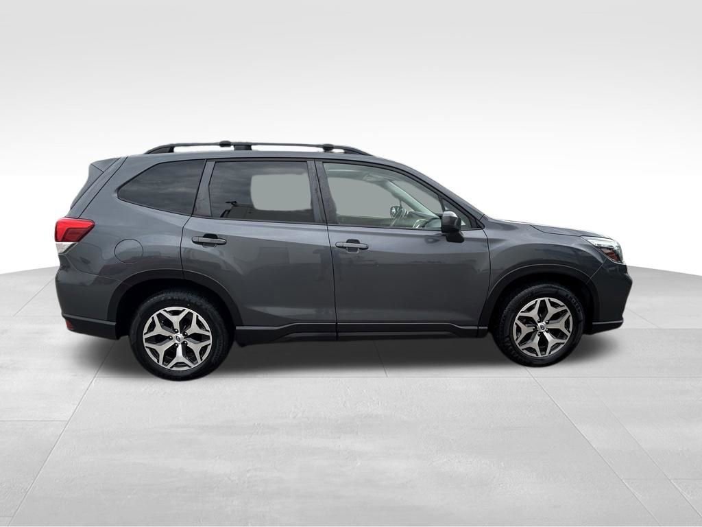 Used 2020 Subaru Forester Premium AWD/4WD image 3