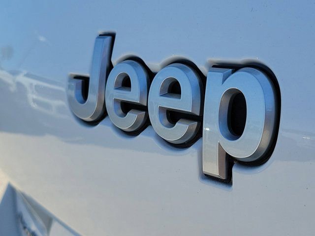 Used 2024 Jeep Grand Cherokee L Summit w/ Advanced Protech Group IV AWD/4WD image 13