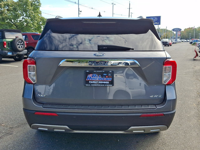 Certified 2021 Ford Explorer XLT w/ Equipment Group 202A AWD/4WD image 9