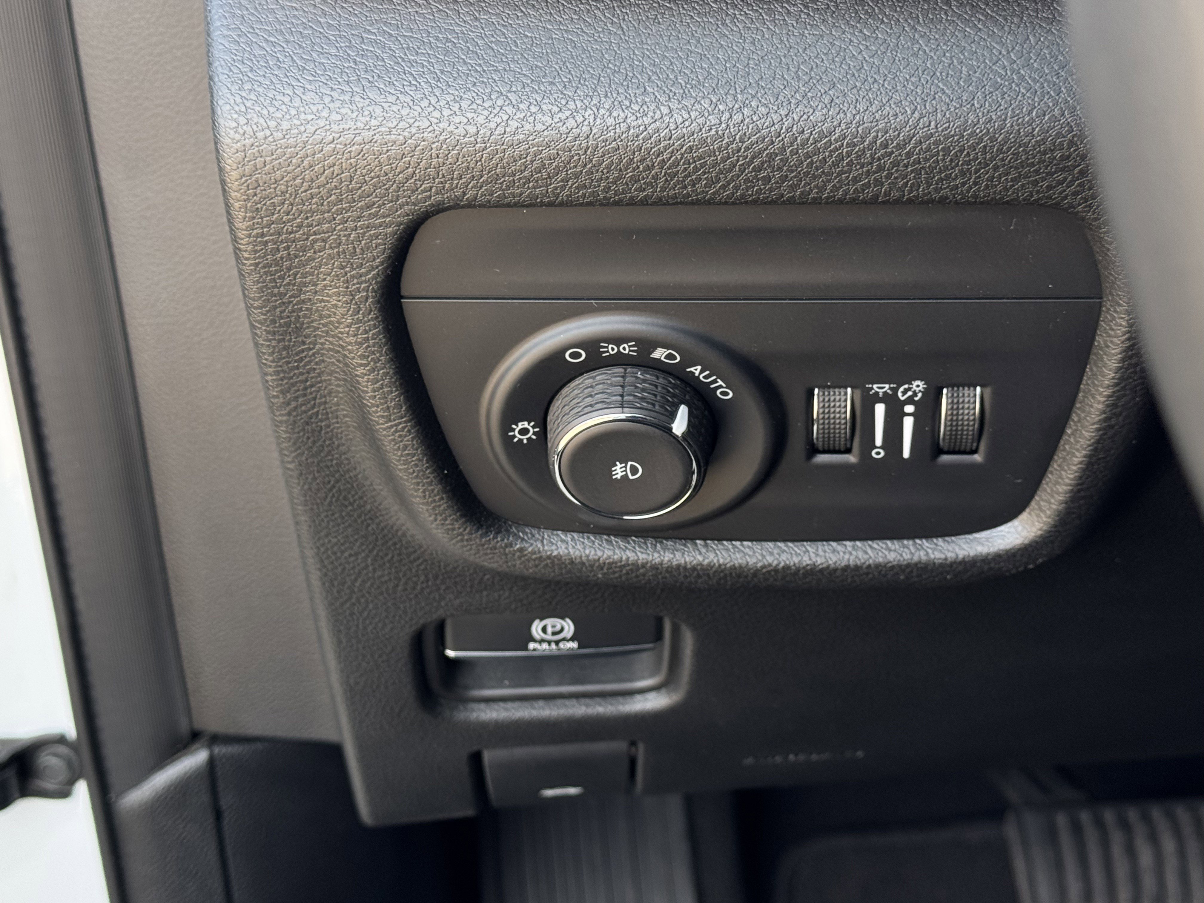 Used 2023 Jeep Grand Cherokee L Limited image 24