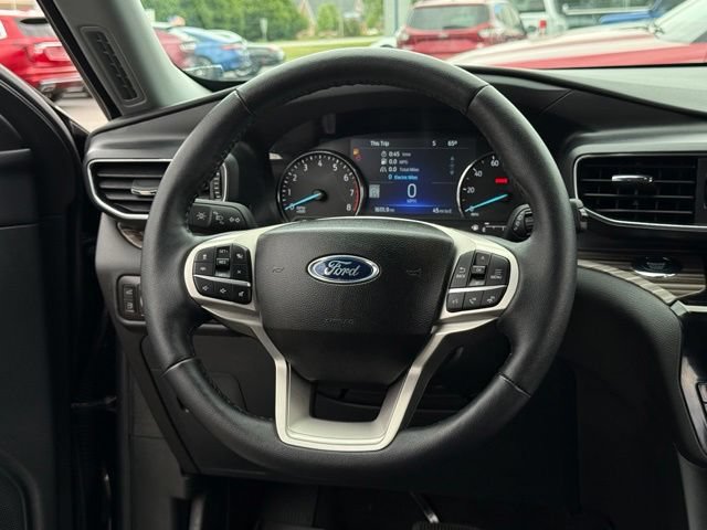 Certified 2023 Ford Explorer Limited w/ Hybrid Equipment Group 310A AWD/4WD image 7