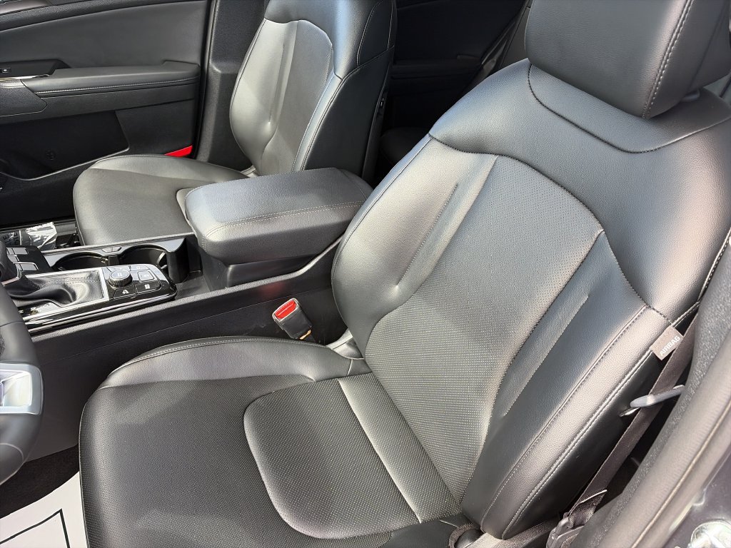 Used 2025 Kia Sportage EX w/ Premium Package FWD image 12