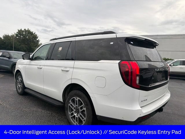Certified 2025 Ford Expedition Active AWD/4WD image 9