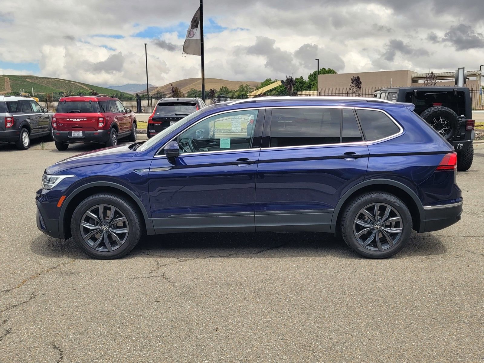 Used 2022 Volkswagen Tiguan SE FWD image 7