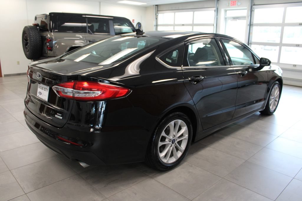 Certified 2020 Ford Fusion SE FWD image 5