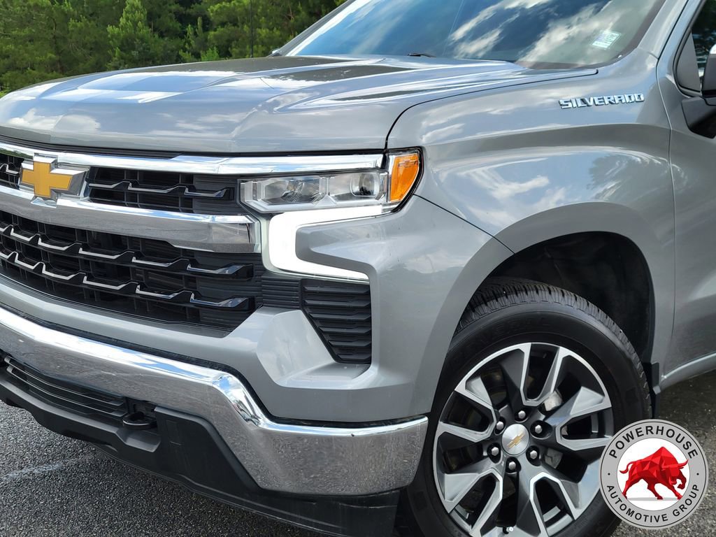 Used 2024 Chevrolet Silverado 1500 LT AWD/4WD image 11