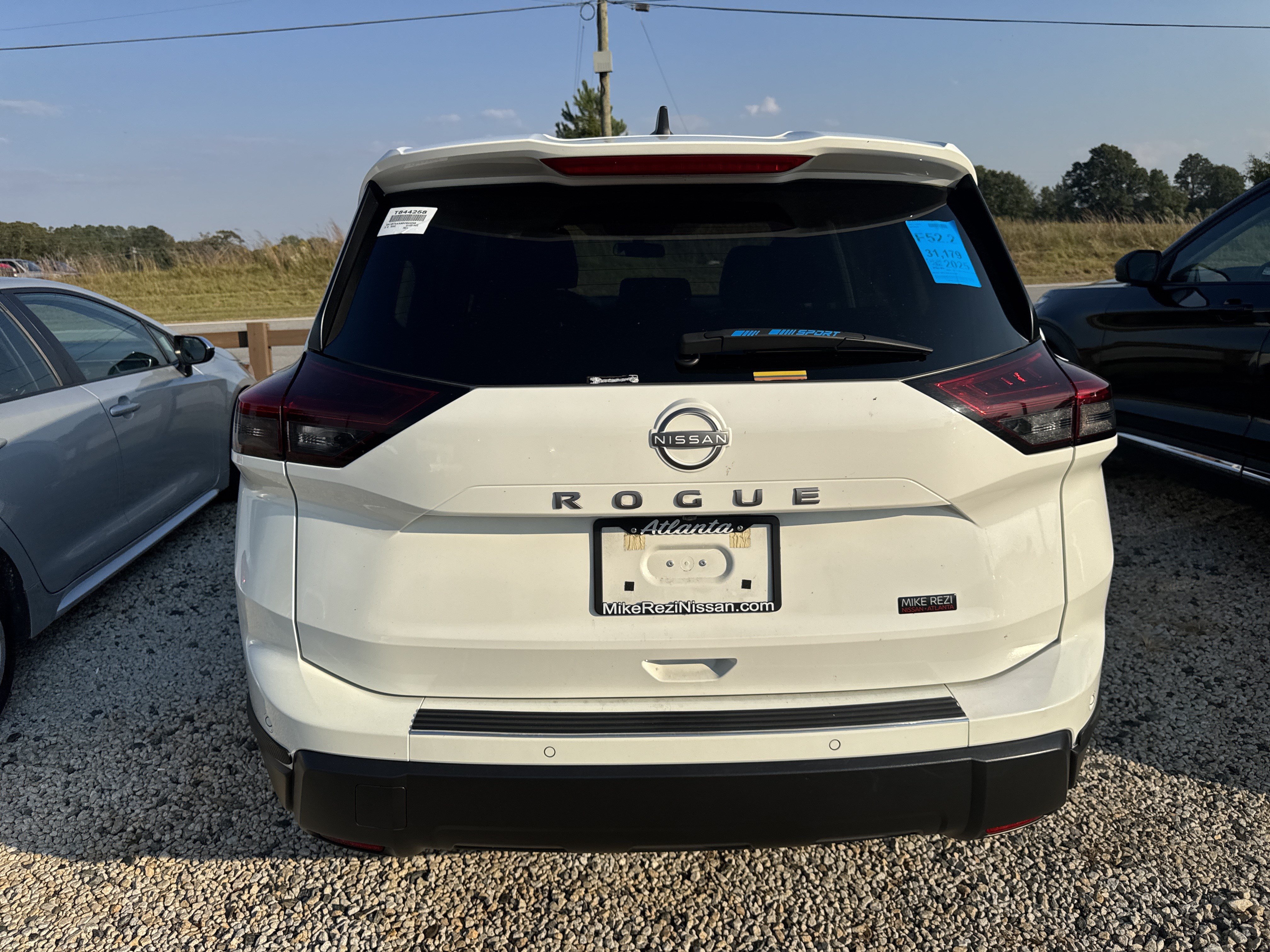 Used 2025 Nissan Rogue S FWD image 5
