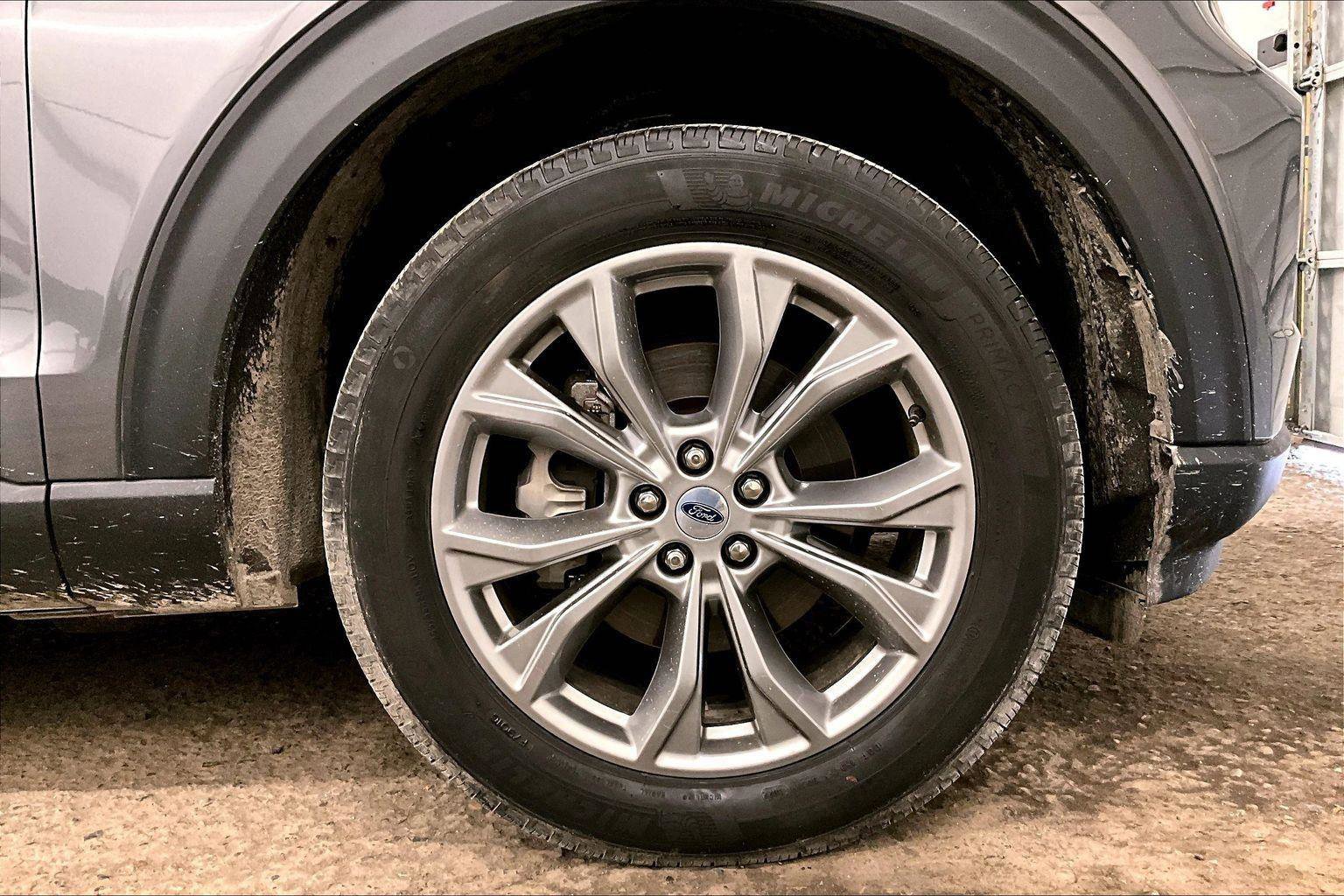 Certified 2022 Ford Explorer XLT w/ Equipment Group 202A image 10