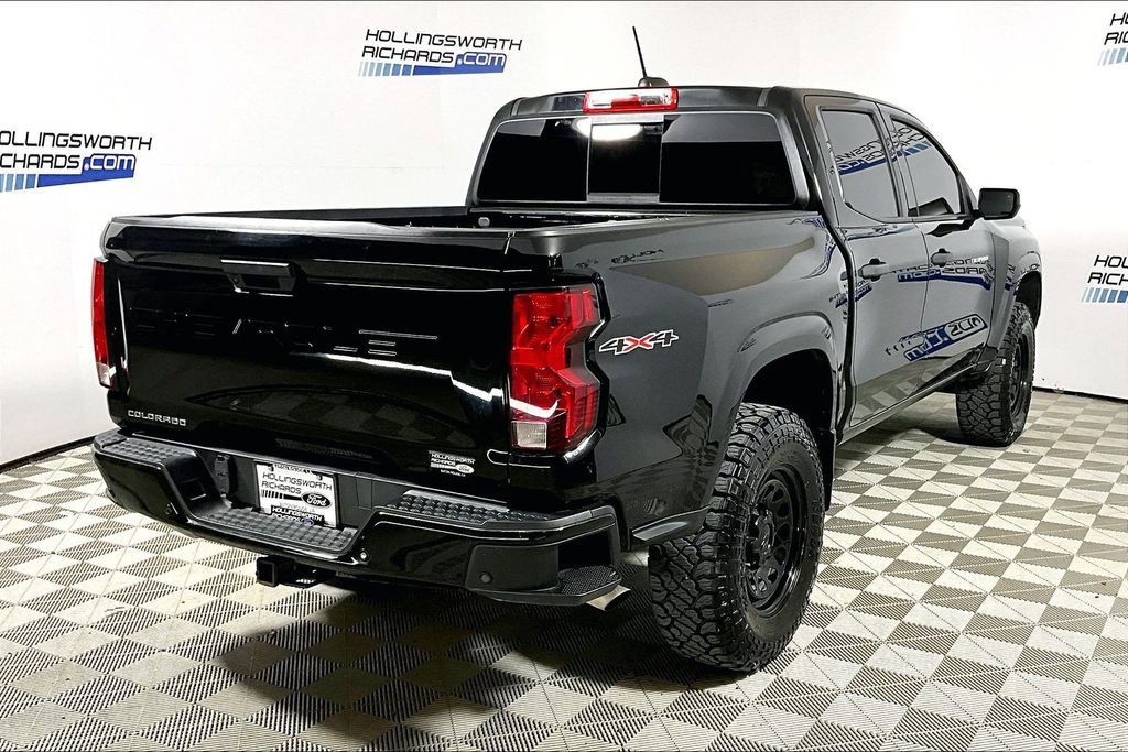 Used 2025 Chevrolet Colorado W/T image 9
