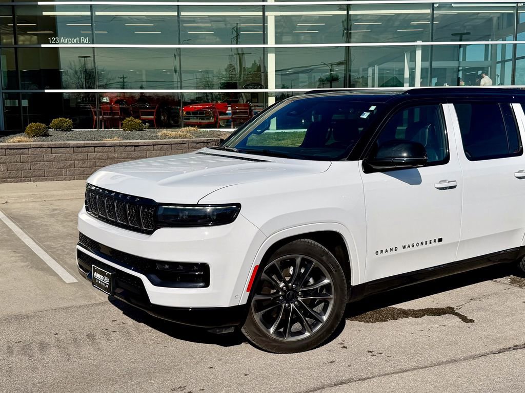 Used 2025 Jeep Grand Wagoneer L Series II Obsidian w/ Quick Order Packagew 28T image 7