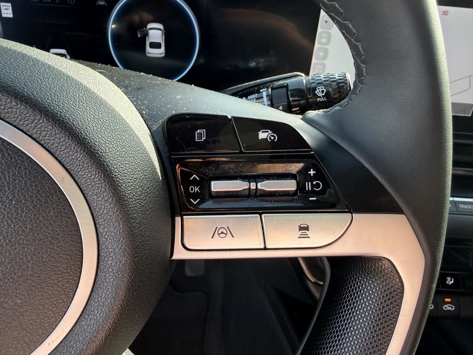 Used 2024 Hyundai Elantra SEL w/ Convenience Package image 16