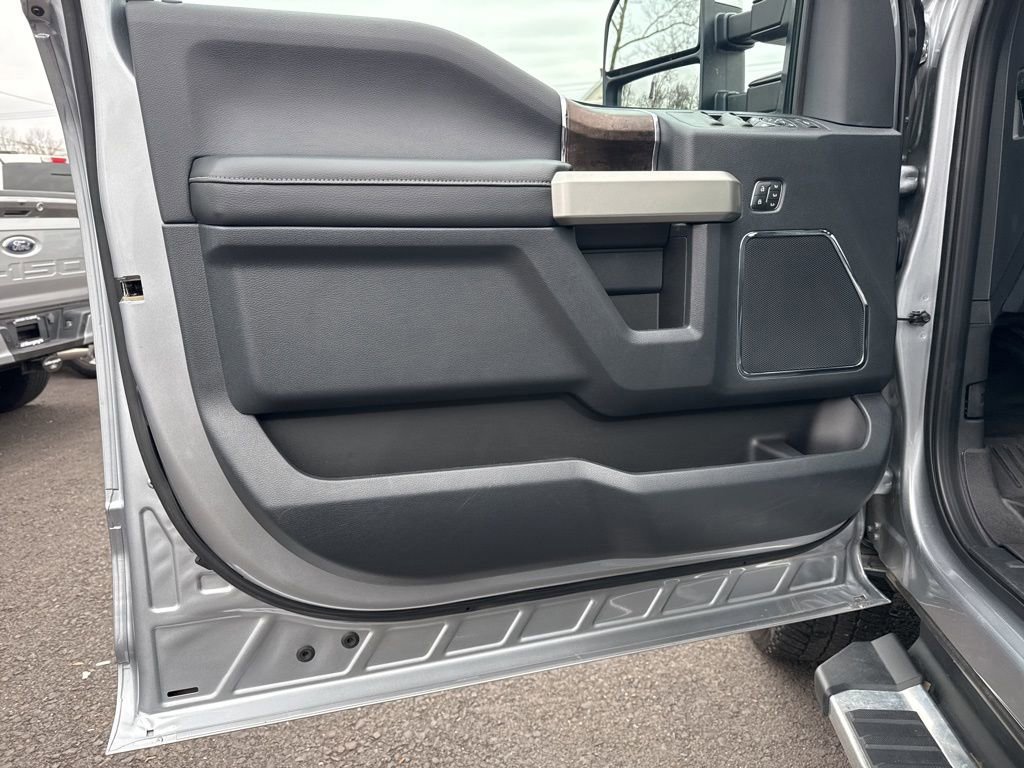 Certified 2022 Ford F350 Lariat w/ Lariat Ultimate Package image 16