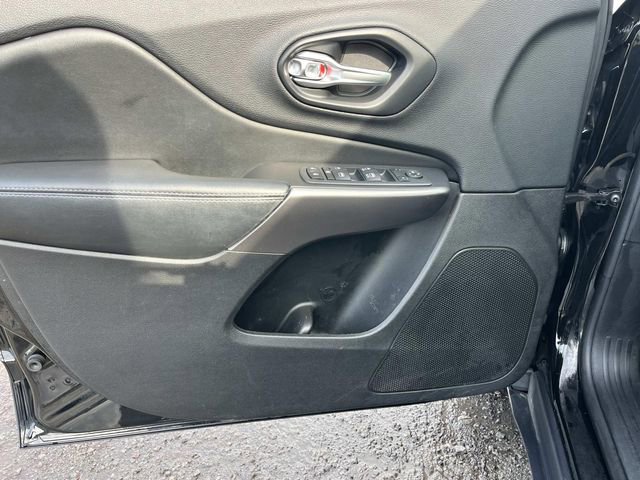 Used 2020 Jeep Cherokee Latitude Plus image 26