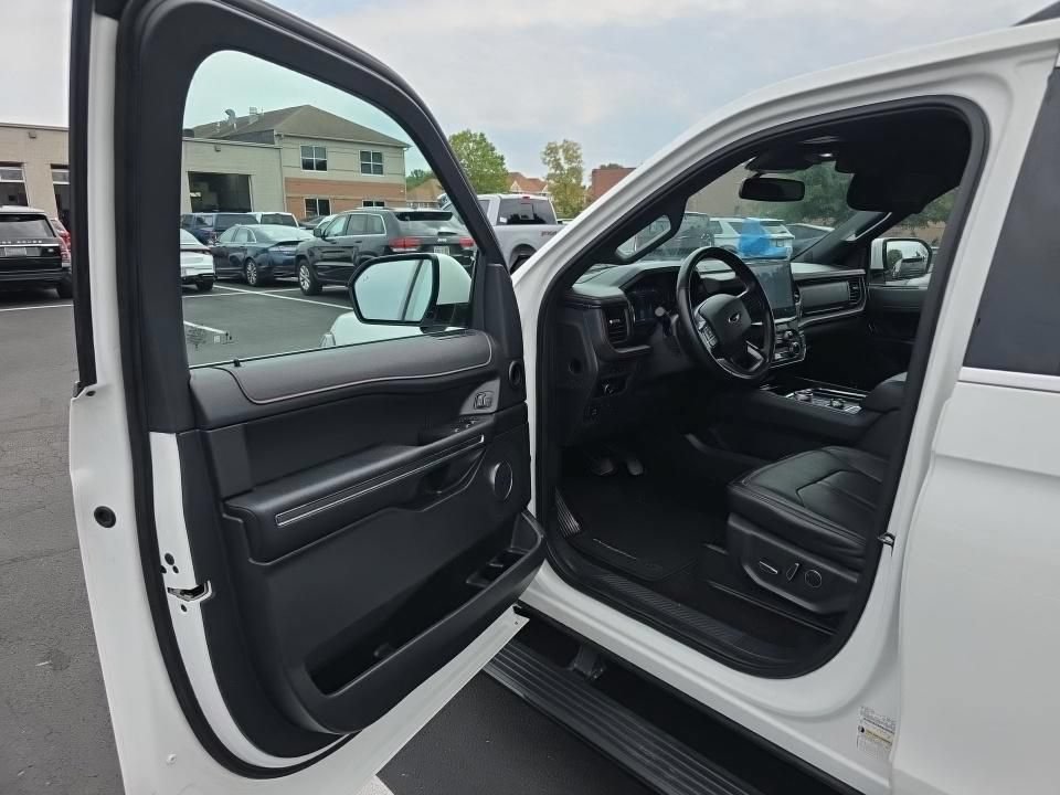 Certified 2023 Ford Expedition Max Limited AWD/4WD image 3