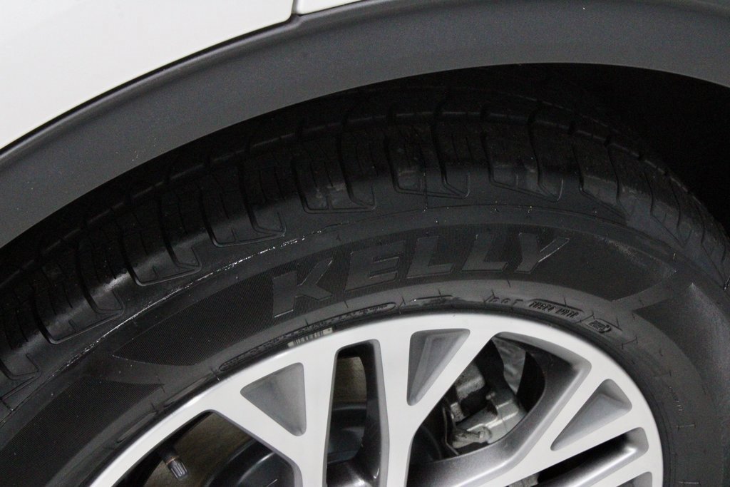 Certified 2022 Ford Escape SEL image 10