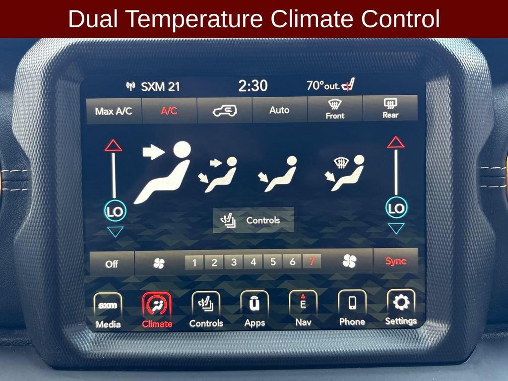 Used 2018 Jeep Wrangler Unlimited Sahara w/ Dual Top Group AWD/4WD image 19