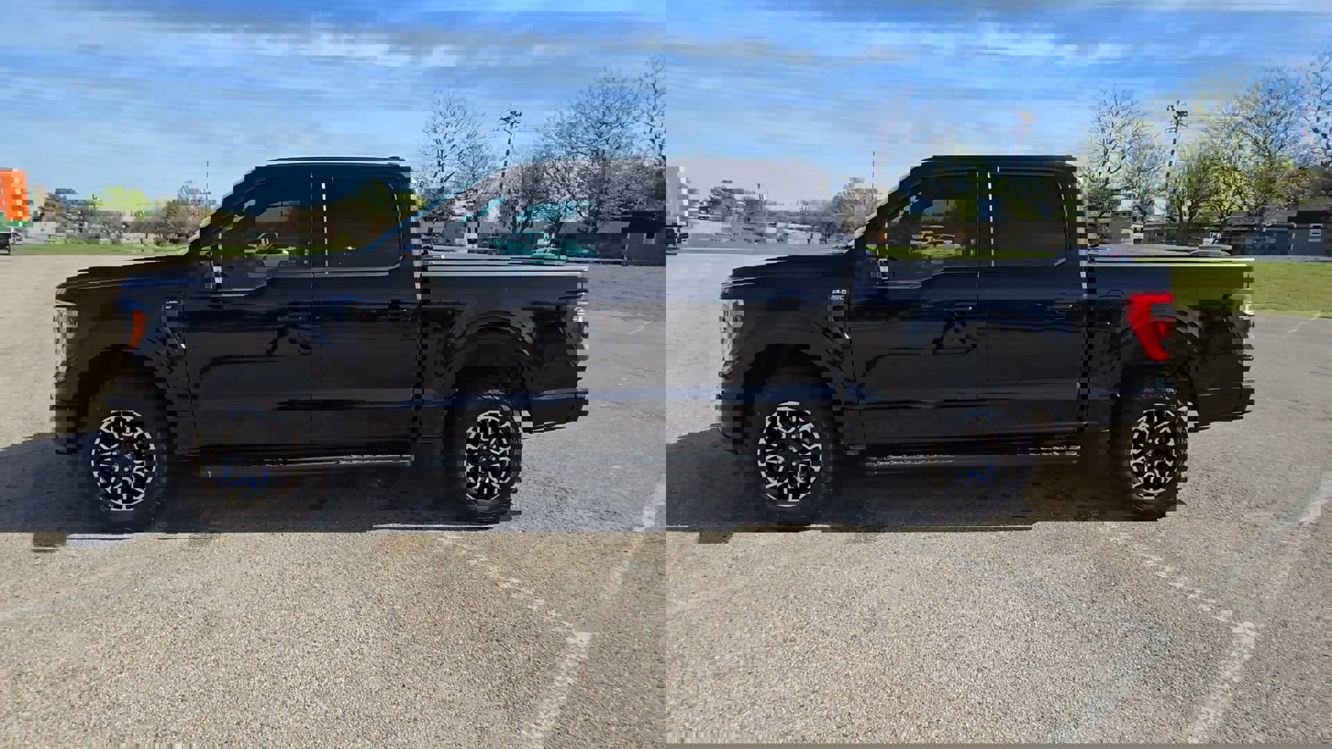 Certified 2022 Ford F150 Lariat image 2