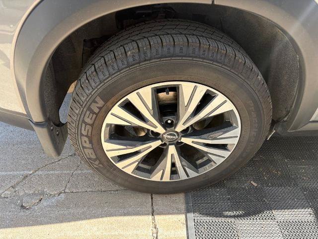 Used 2022 Nissan Rogue SV AWD/4WD image 3