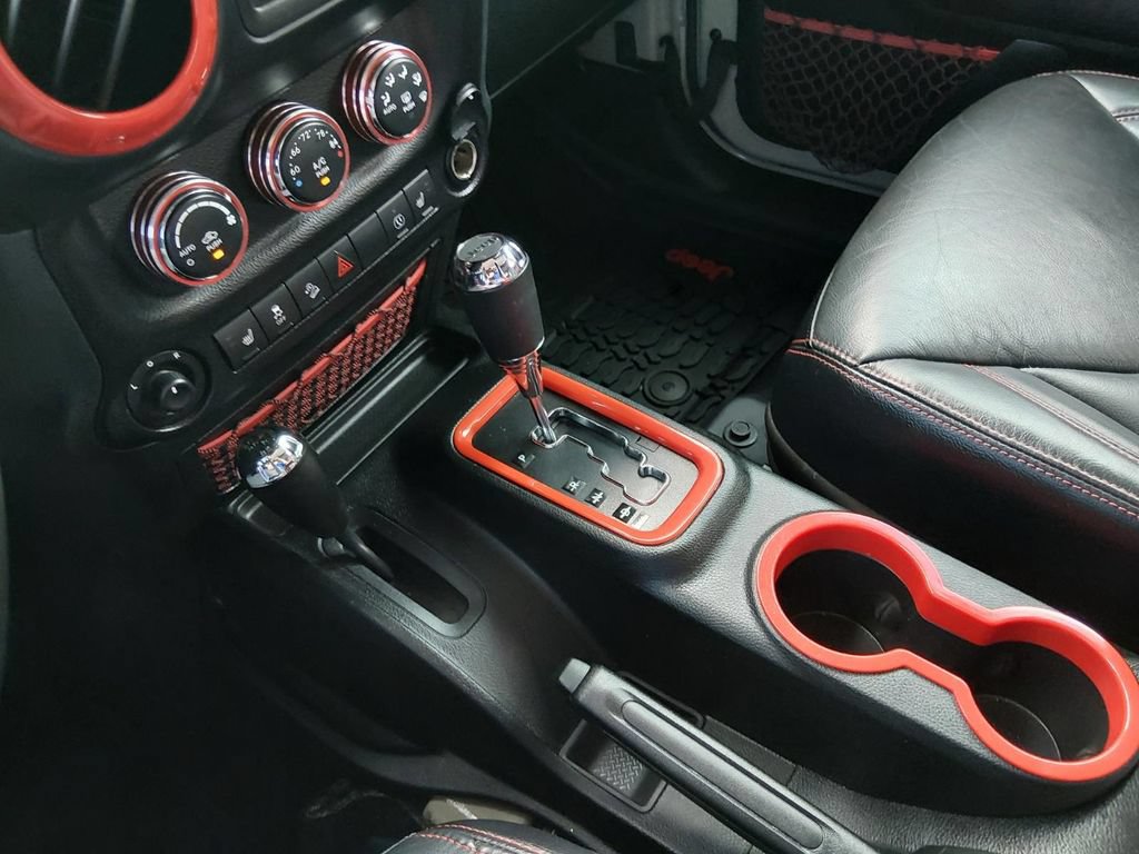 Used 2018 Jeep Wrangler Unlimited Rubicon AWD/4WD image 23