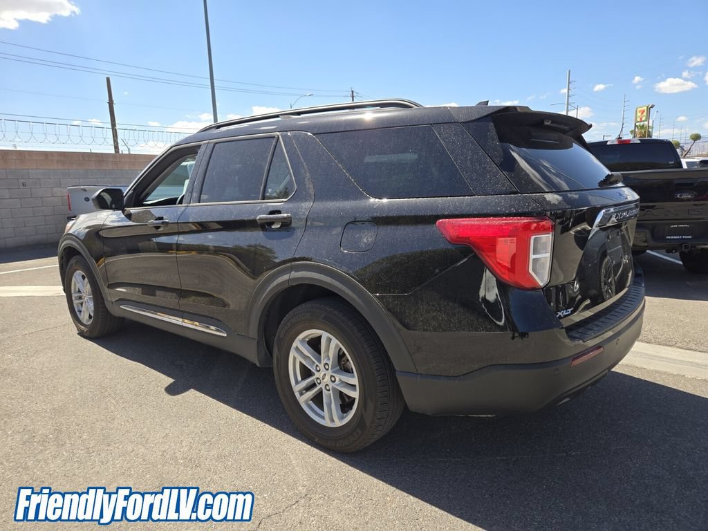 Certified 2023 Ford Explorer XLT RWD image 3