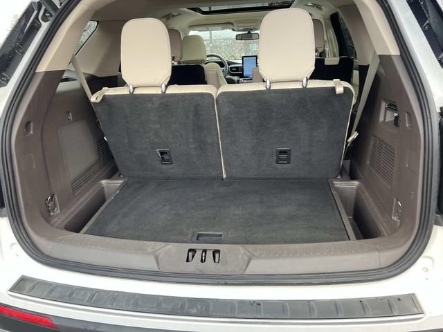 Certified 2022 Ford Explorer Platinum w/ Equipment Group 601A image 12