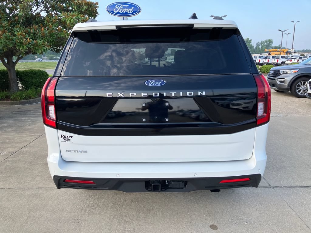 Certified 2025 Ford Expedition Active AWD/4WD image 4