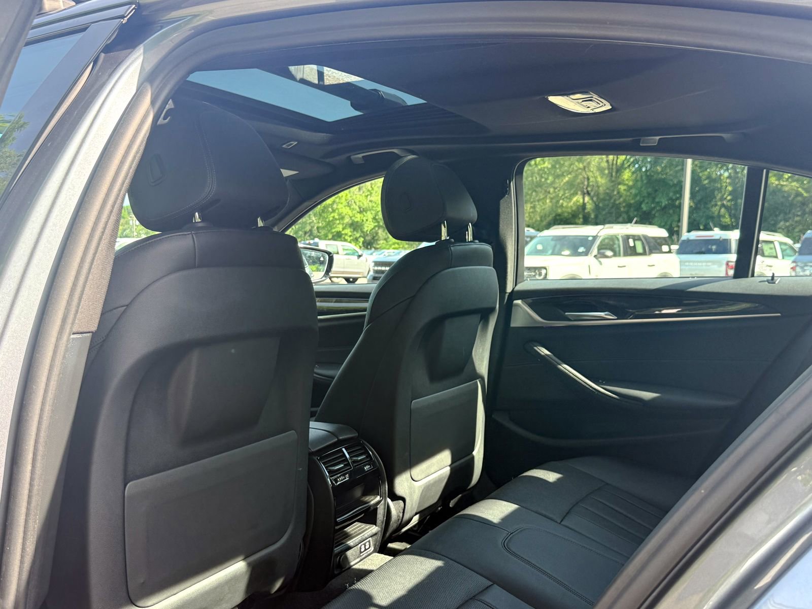 Used 2021 BMW 530i xDrive w/ M Sport Package AWD/4WD image 20
