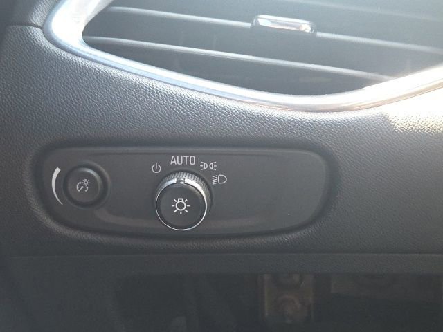 Used 2020 Chevrolet Malibu LT FWD image 24