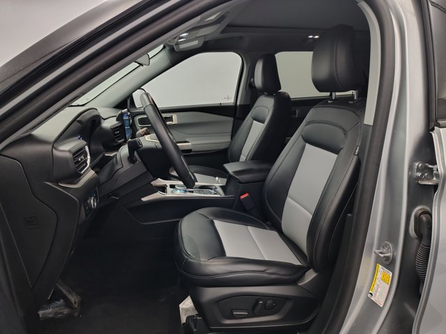 Certified 2024 Ford Explorer XLT w/ Equipment Group 202A AWD/4WD image 11