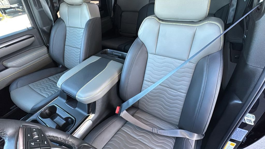 Used 2026 Chevrolet Silverado 2500 ZR2 w/ LPO, Dark Essentials Package image 24