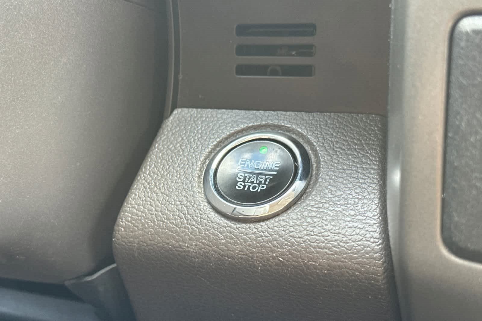 Certified 2020 Ford Expedition XLT w/ Equipment Group 202A image 24