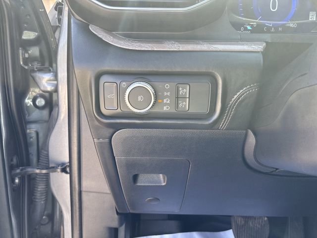 Certified 2022 Ford Explorer Platinum w/ Equipment Group 601A image 32